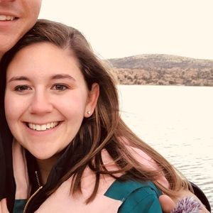 Meet your Posher, Caitlin